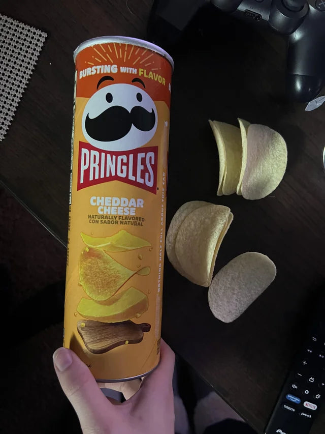 Pringles - Cheddar Cheese Crisps 40G