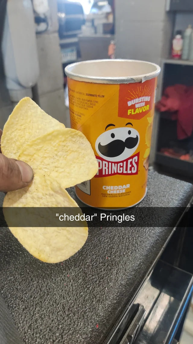 Pringles - Cheddar Cheese Crisps 40G